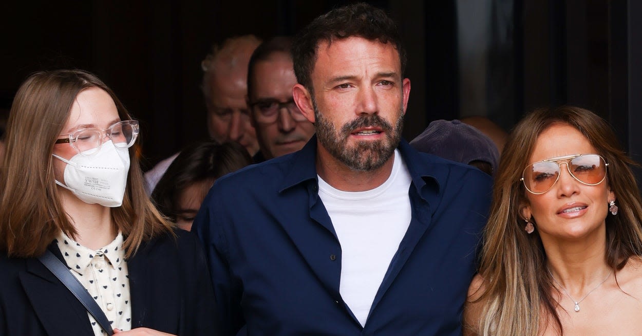 Ben Affleck Apparently Finds Jennifer Lopez And Violet Affleck’s Close Bond “Tricky” After They Were Seen ...