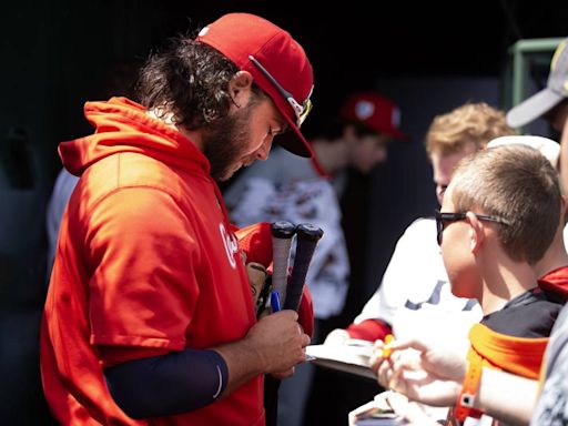 Seldom-seen Brandon Crawford having a positive influence in Cardinals’ clubhouse