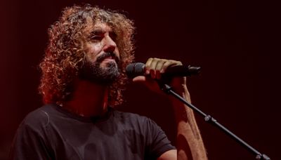 Mikel Izal, operado de urgencia: se ve obligado a cancelar sus conciertos