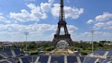 Paris 2024: arenas tomam forma, palco do vôlei de praia impressiona, mas trânsito e calor preocupam