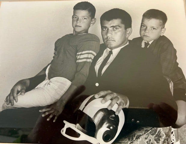 'He made you feel special': NFL legend, Wilmington native Roman Gabriel's legacy lives on