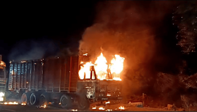 WATCH: Parked Truck Catches Fire On NH 44 In Morena; Fire Brigade Arrives 30 Min Late