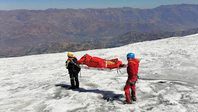 El cadáver de un alpinista estadounidense es hallado por sus compañeros 22 años después de su desaparición en Perú