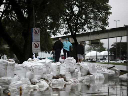 Los ríos aumentan su caudal en el sur de Brasil arrasado por las inundaciones