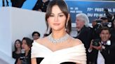 Selena Gómez sorprende con un vestido blanco y negro en el Festival de Cine de Cannes 2024