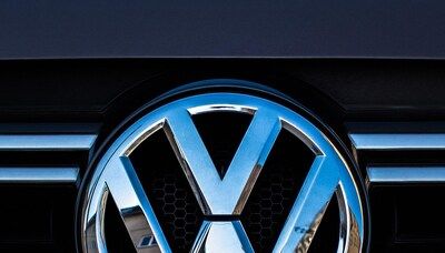 Volkswagen recalling 307,000 vehicles over airbag sensor wiring: Report