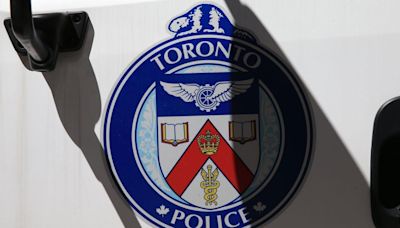 Suspect arrested after taxi driver seriously injured after stabbing near St. Lawrence Market