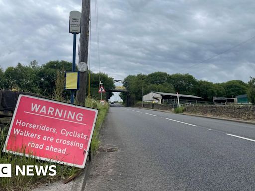 Barnsley footbridge stays closed after no takers for repair bid