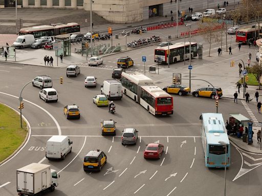 Barcelona fará teste com tecnologia de faixa de ônibus automatizada