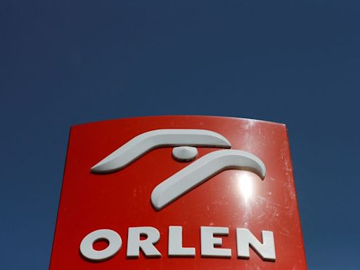 Polonia busca 330 millones de dólares en pagos de Orlen por petróleo venezolano: fuentes