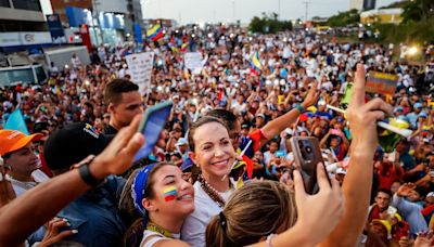 María Corina Machado, a candidata afastada que move multidões na Venezuela