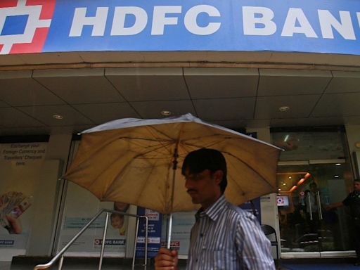 Why are HDFC Bank shares rising today? Stock up 4%, adds 38K in m-cap