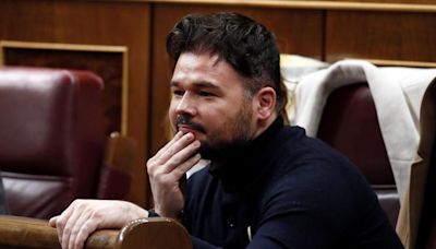 Rufián saca a la luz un tuit antiguo de Pedro Sánchez justo antes de su anuncio: no podía ser más oportuno