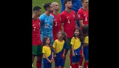 L'image la plus mignonne de l'Euro 2024? Quand une petite fille est émerveillée par Cristiano Ronaldo avant Turquie-Portugal