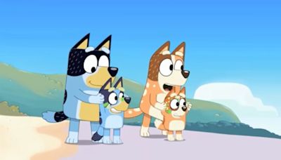 El capítulo completo de Bluey en la playa con su familia de vacaciones