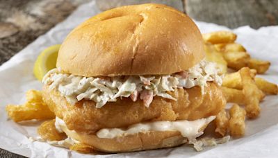 Customers Reveal The Chain Restaurant Fish Sandwiches You Should And Shouldn't Eat