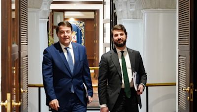 Gallardo y los consejeros de Vox, en el Consejo de Gobierno