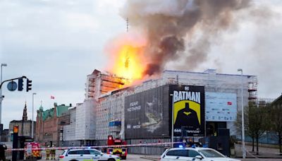 El incendio que ha afectado a la antigua Bolsa de Copenhague ya se encuentra bajo control