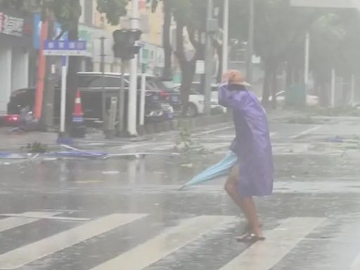 摩羯登陸「接二連三」！中媒：雨下到模糊