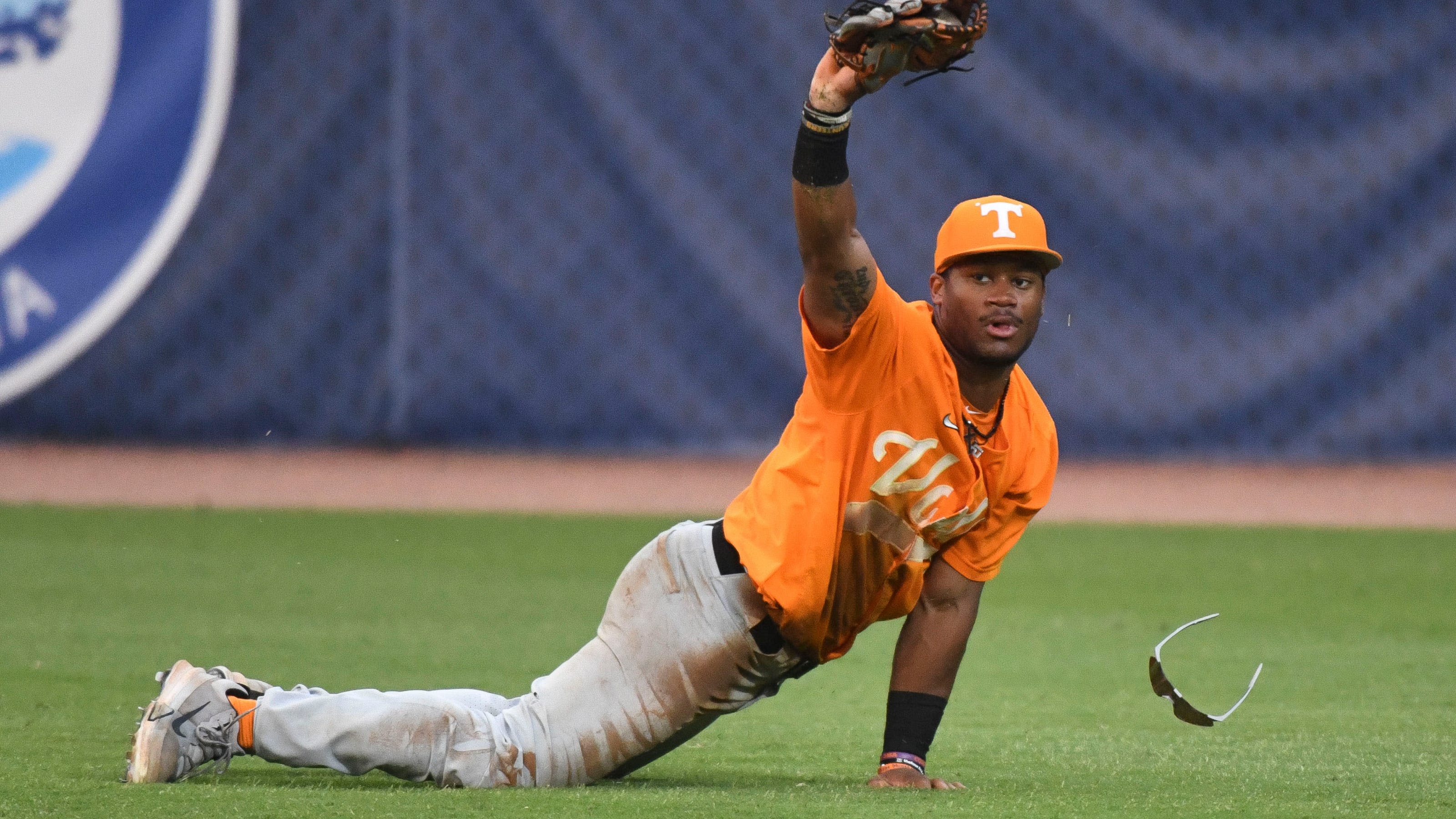 Tennessee baseball live score updates vs LSU in SEC Tournament championship game