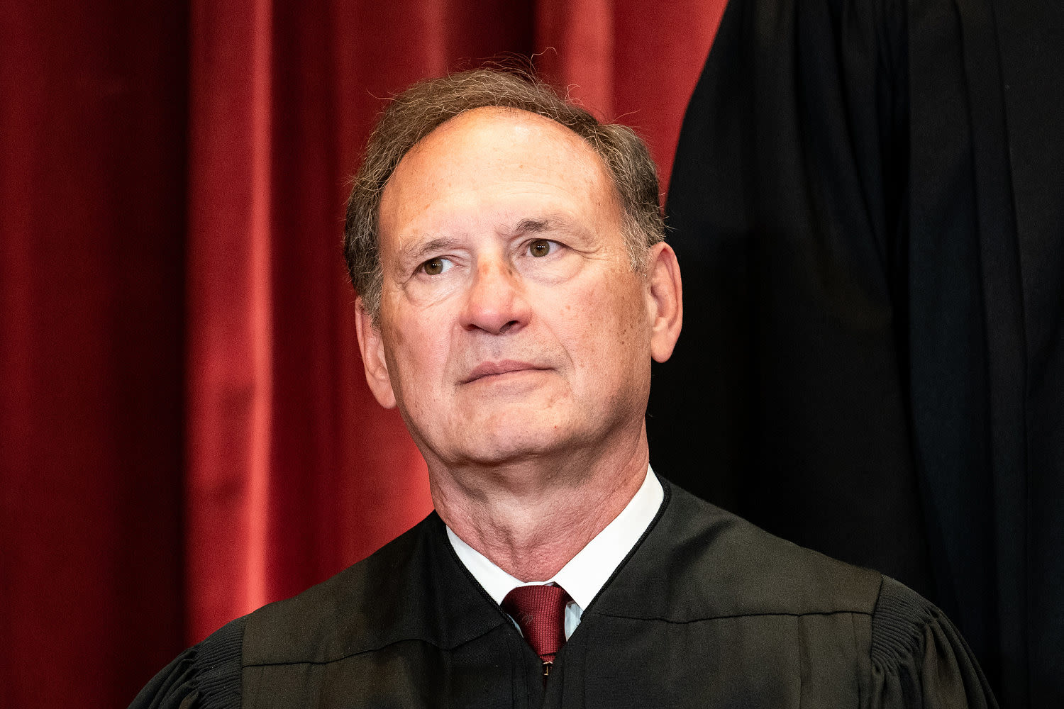 Supreme Court Justice Alito doesn’t need to trade stock in the first place