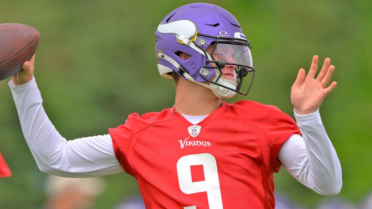 Vikings sign No. 10 overall pick J.J. McCarthy to his rookie contract, per report