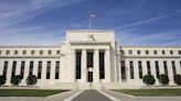 O chair do Fed, Powell, aguarda tendência clara de inflação para corte de juros Por Investing.com
