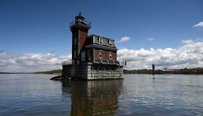 Historic Hudson-Athens Lighthouse added to national preservation list