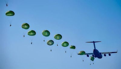 影／畢業典禮變忌日…軍校生演習「降落傘打不開」 高空墜地慘死畫面曝