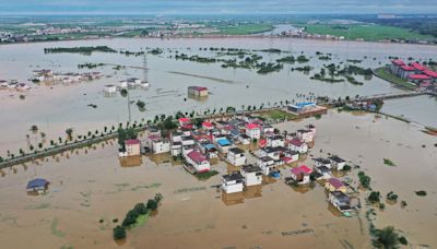 Dam breach triggers severe floods in central China, forces 6,000 people to evacuate