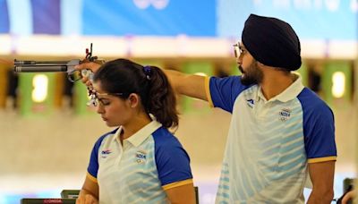 Paris Olympics 2024: Manu Bhaker, Sarabjot Qualify for Bronze Medal Match in 10m Air Pistol Mixed Team Event - News18