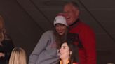 Taylor Swift and her dad cheer on Travis Kelce at Chiefs game