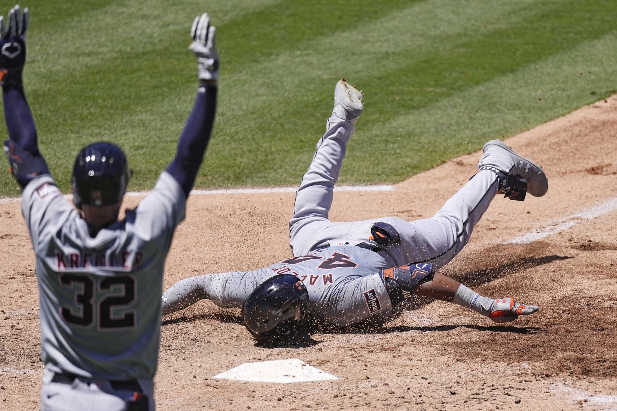 Malloy's inside-the-park HR propels Tigers to 7-6 victory, ending the Angels' 6-game winning streak