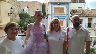 "Viva el Orgullo" en Calp (imágenes)