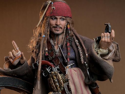 PIRATES OF THE CARIBBEAN: Hot Toys Reveals Scarily Lifelike Figure Based On Johnny Depp's Captain Jack Sparrow