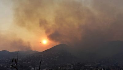Acapulco y Chilpancingo suspenden clases por humo y cenizas de incendios forestales