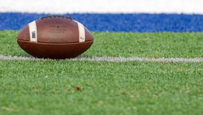 Florida high school football player dies after collapsing during game