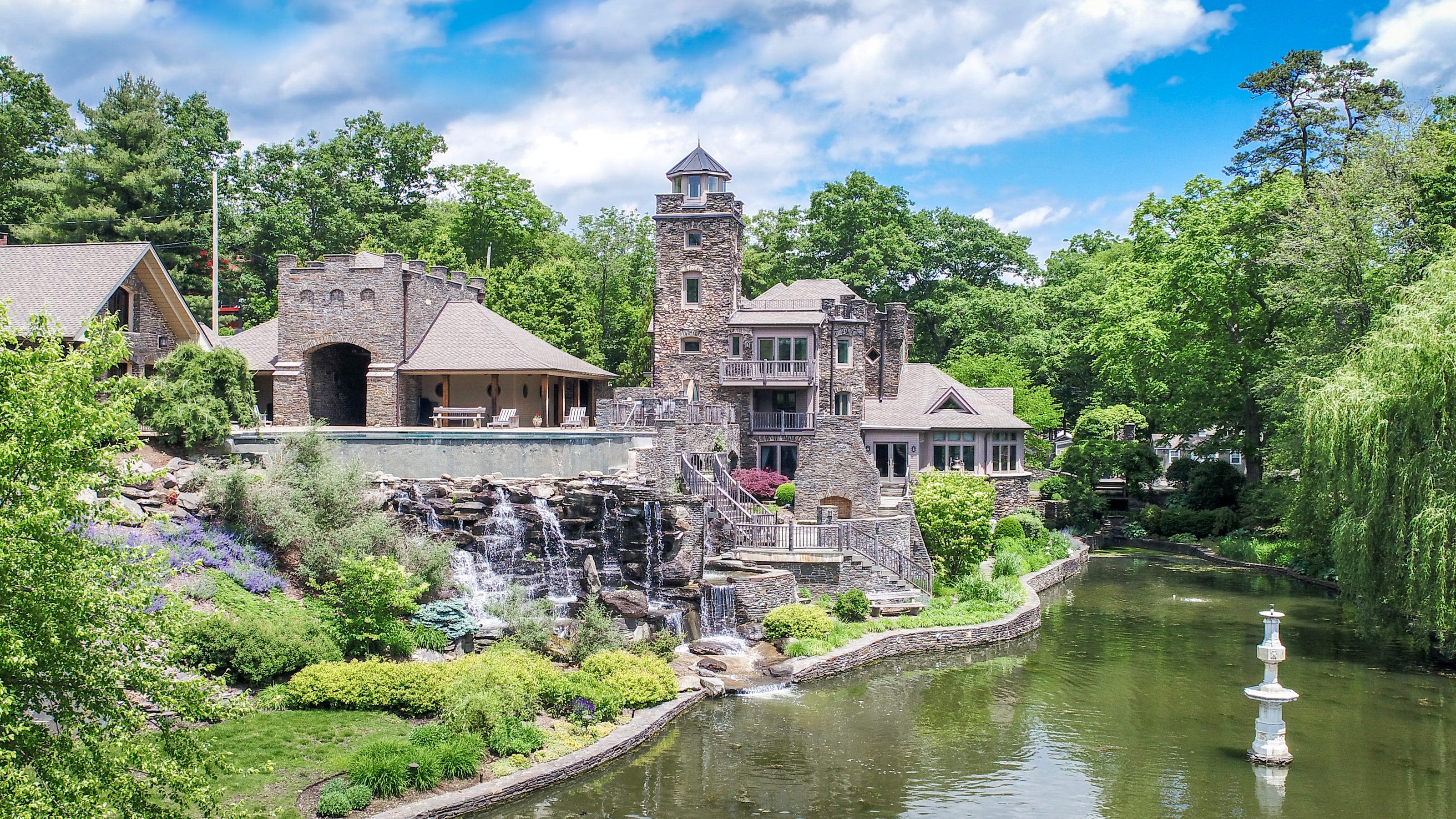 Derek Jeter's Greenwood Lake 'castle' back on the market at drastically reduced price
