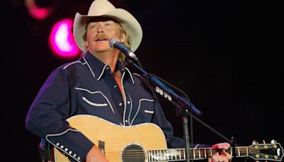 Alan Jackson to perform live at Bud Walton Arena on University of Arkansas campus