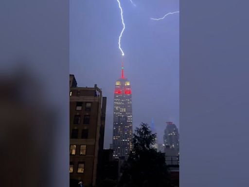Moment lightning strikes Empire State Building captured in dramatic video