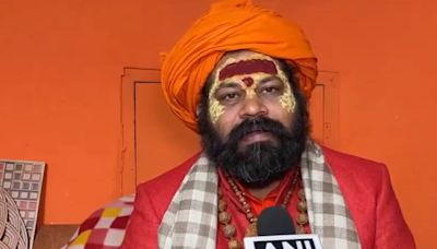 Ayodhya's Hanuman Garhi chief priest gets into argument with DM, loses police gunner: Report