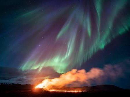 ‘The sky exploded’: Stunning video of Northern Lights captured amid volcanic eruption in Iceland - The Boston Globe