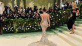 Met Gala 2024: Llega Jennifer López y los fans dicen que se ve más delgada - El Diario NY