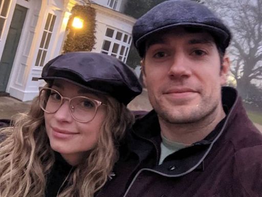 Henry Cavill celebra el Día del Padre confirmando que será papá