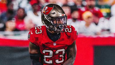 Georgia Football Provides First Look at Tykee Smith in Buccaneers Jersey