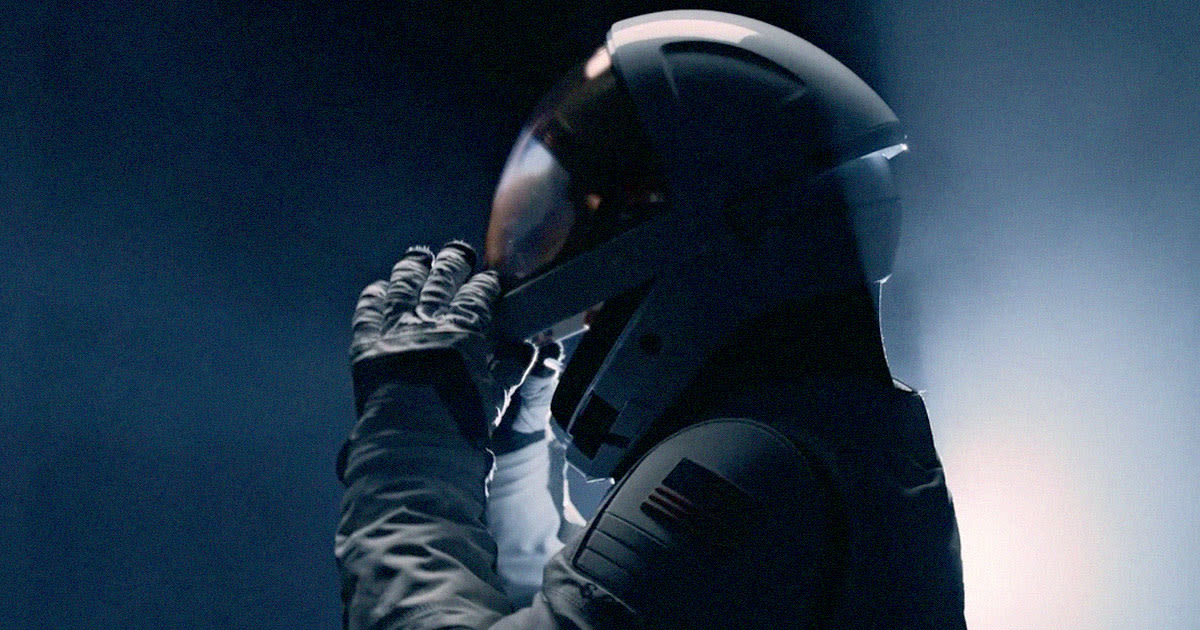 SpaceX Reveals Spacesuit With Heads-Up Display Inside Helmet