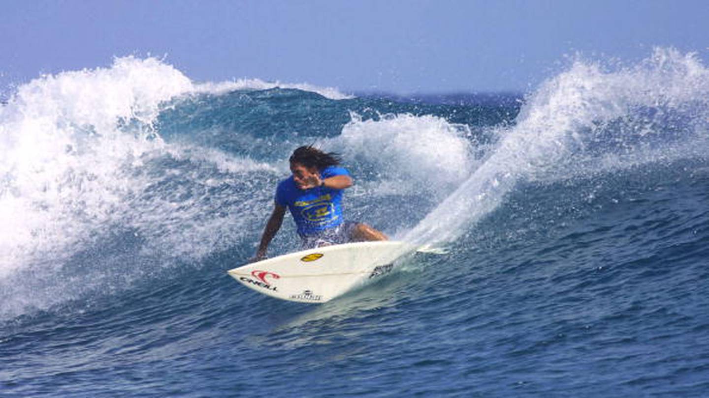 Surfer Tamayo Perry dies in apparent shark attack off the coast of Oahu