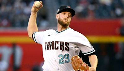 D-backs' Kelly (shoulder) out at least a month