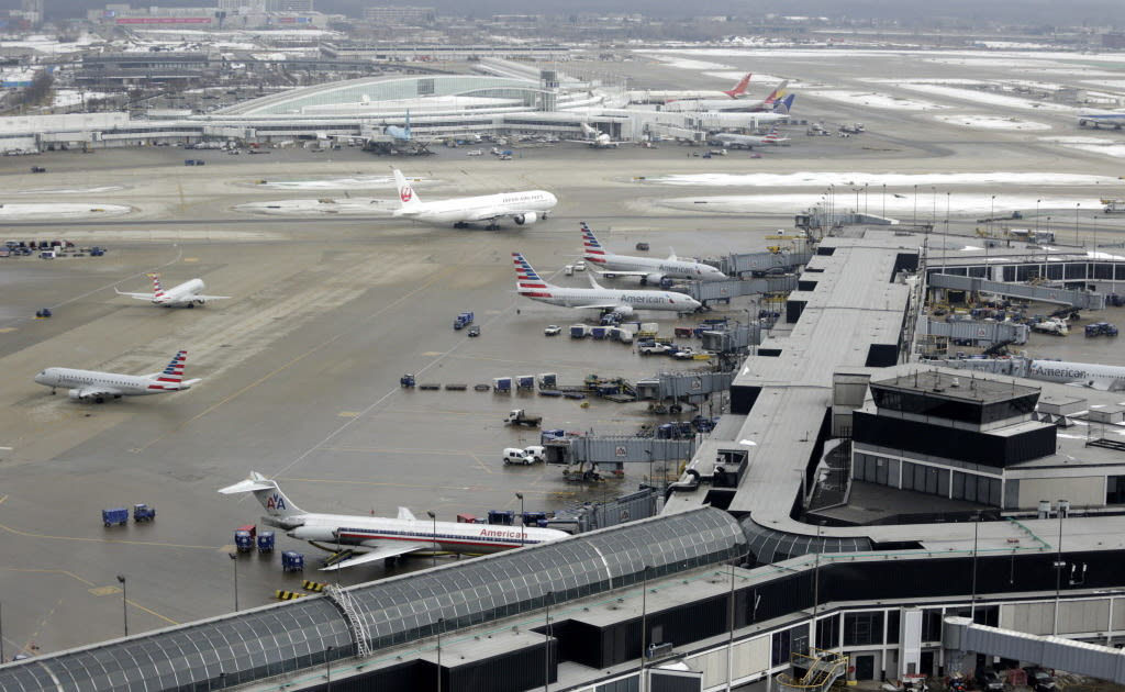 Severe weather leads to ground stop at Chicago airports causing delays