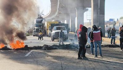 Bloquean autopista México-Puebla para exigir localización de desaparecido